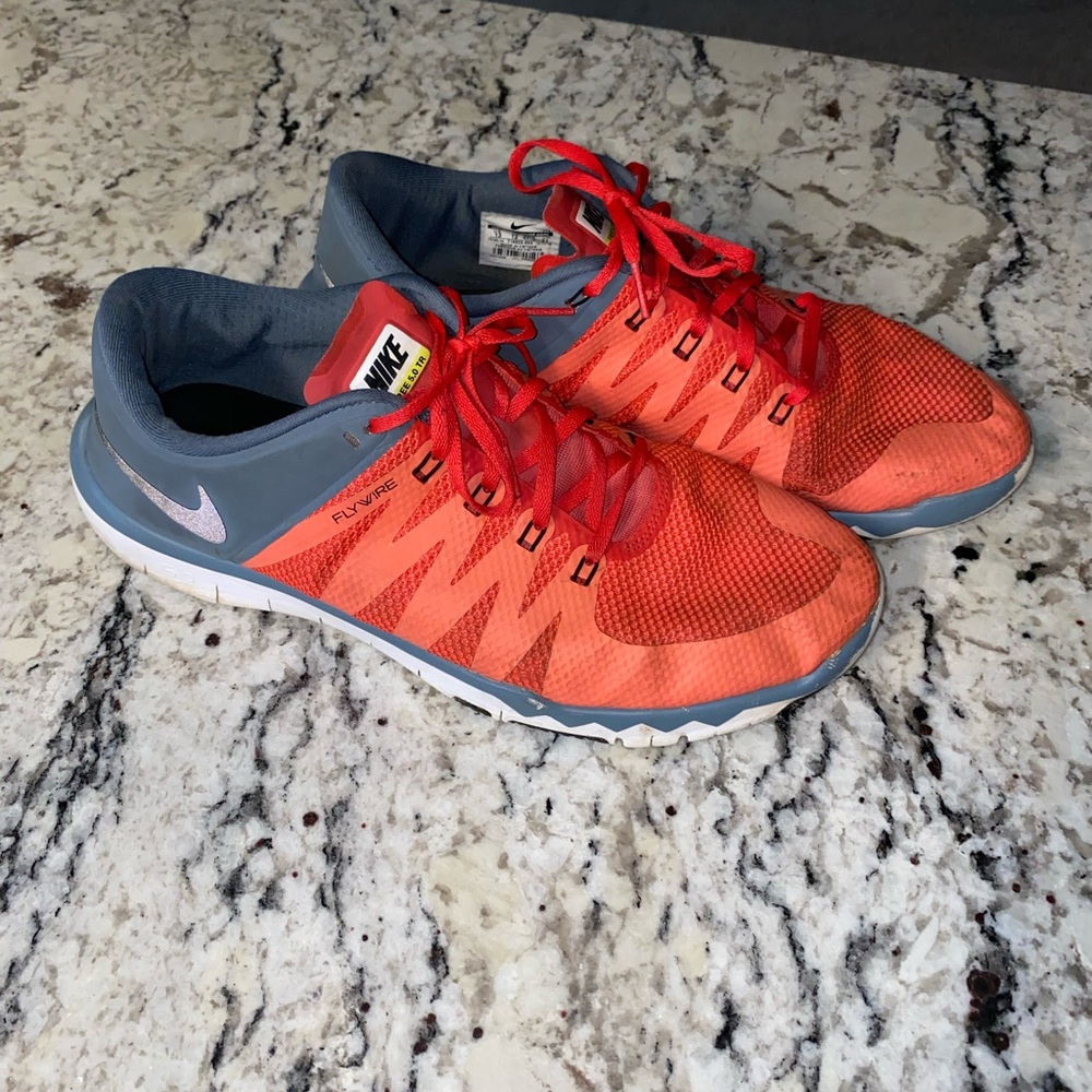 Nike Tennis Shoes